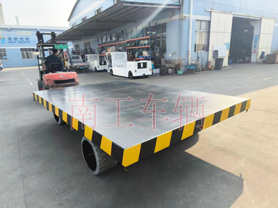 30吨重型江南官方网站(中国) 环保实心轮胎3I.jpg